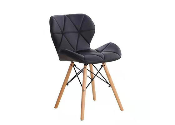 Sedie pranzanti di legno nordiche ergonomiche nere di stile cinese dell'hotel di svago con le gambe solide di legno di faggio